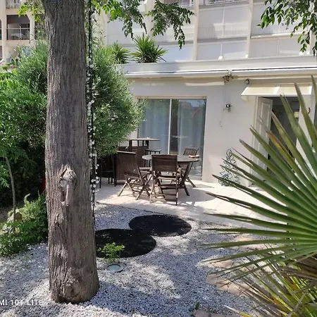 1, Natura Au Village Naturiste Lägenhet